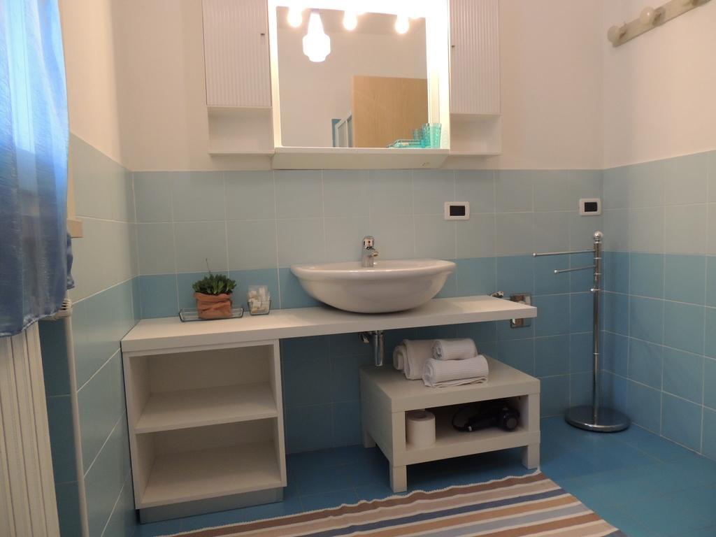 Villa Rosa Moniga del Garda Szoba fotó