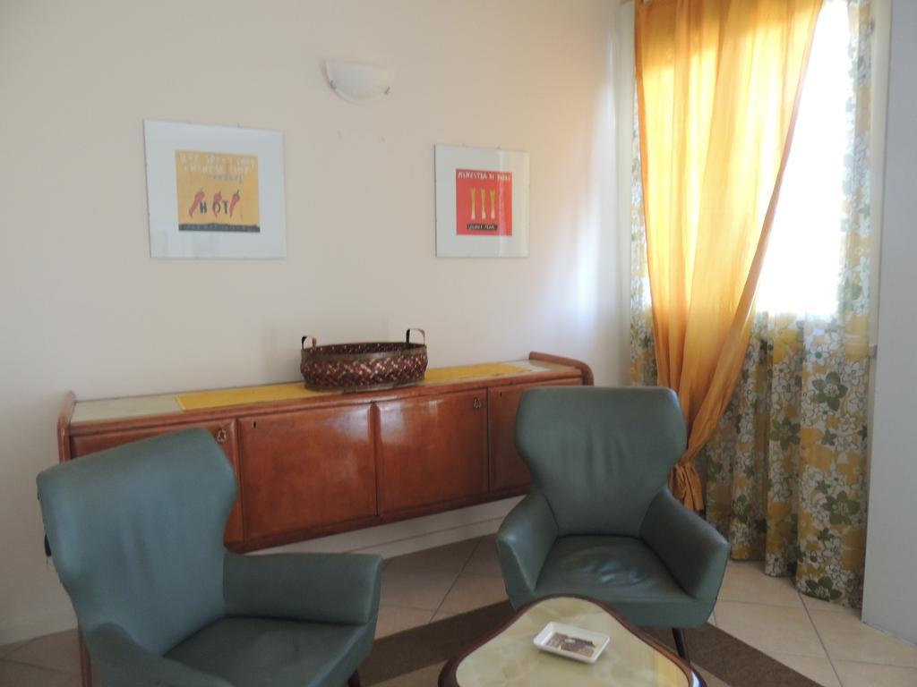 Villa Rosa Moniga del Garda Szoba fotó