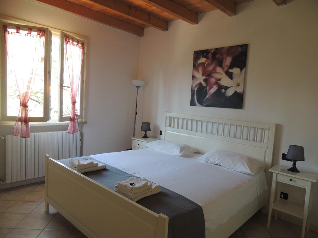 Villa Rosa Moniga del Garda Szoba fotó