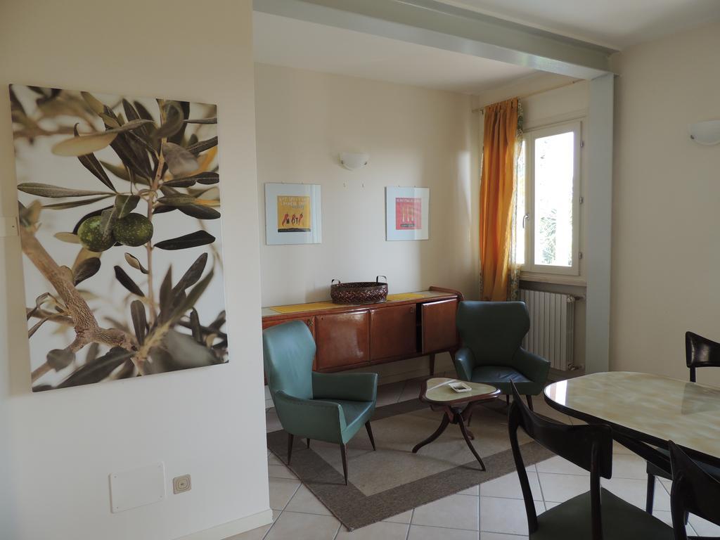 Villa Rosa Moniga del Garda Szoba fotó