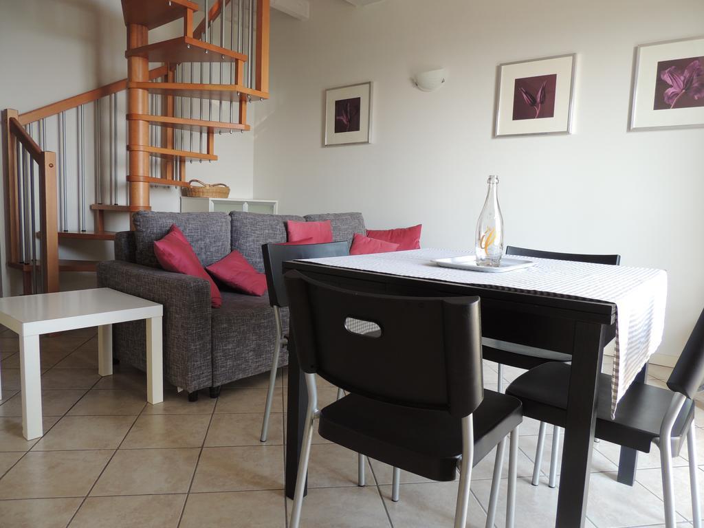 Villa Rosa Moniga del Garda Szoba fotó